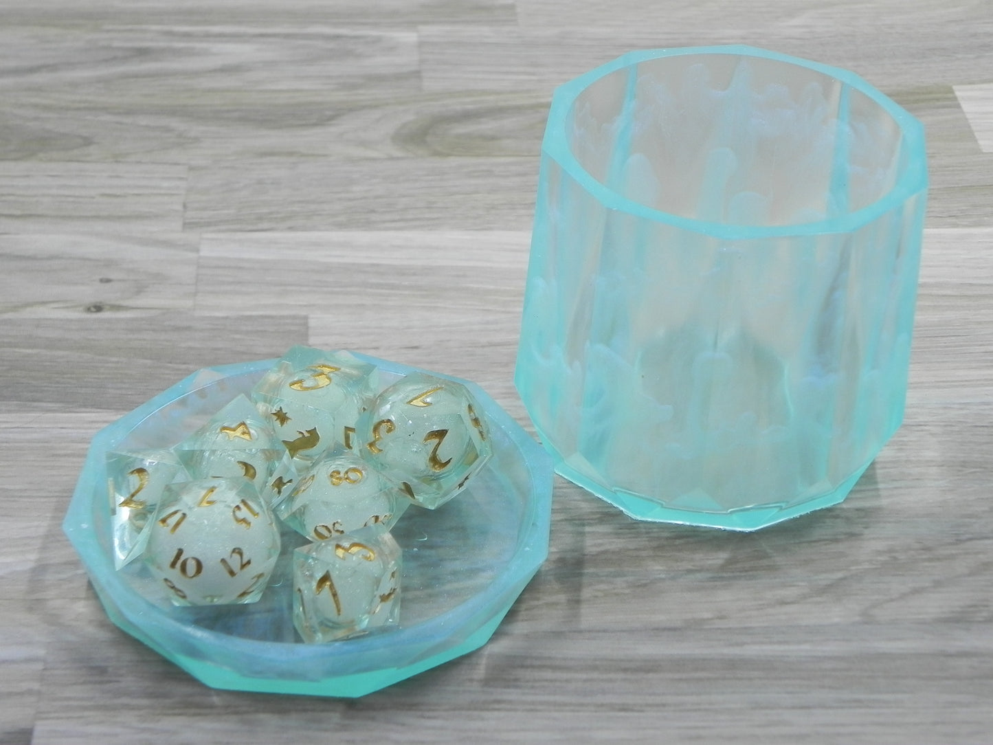 Liquid Core Dice Set: Rip Tide Fox Northstar