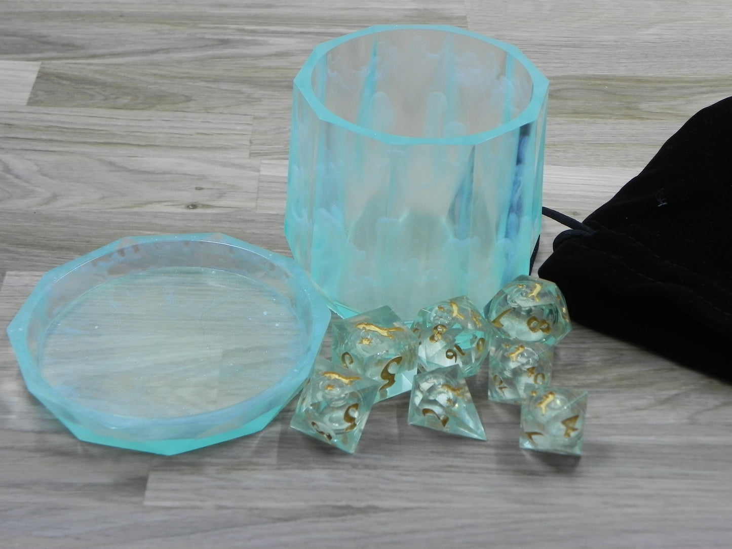 Liquid Core Dice Set: Rip Tide Fox Northstar