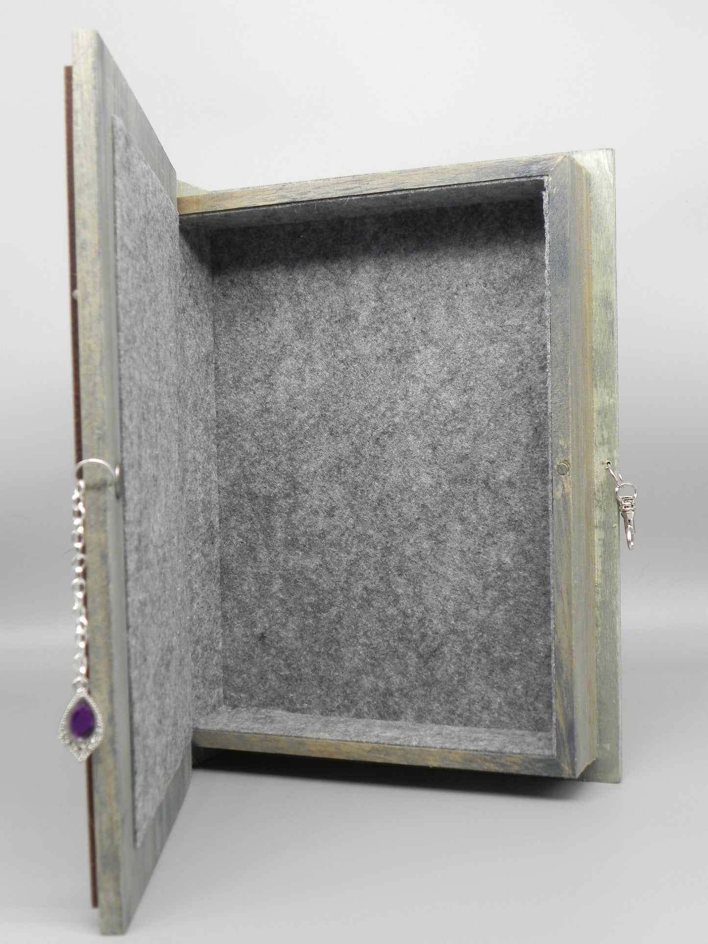 "Adventurer's Guide" Book box