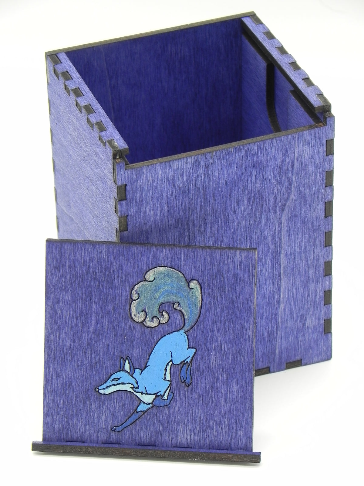"Tsunami Fox" deck/dice box