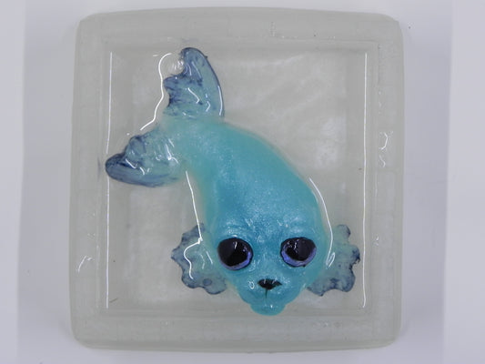 "Seal blue resin in ice pen"